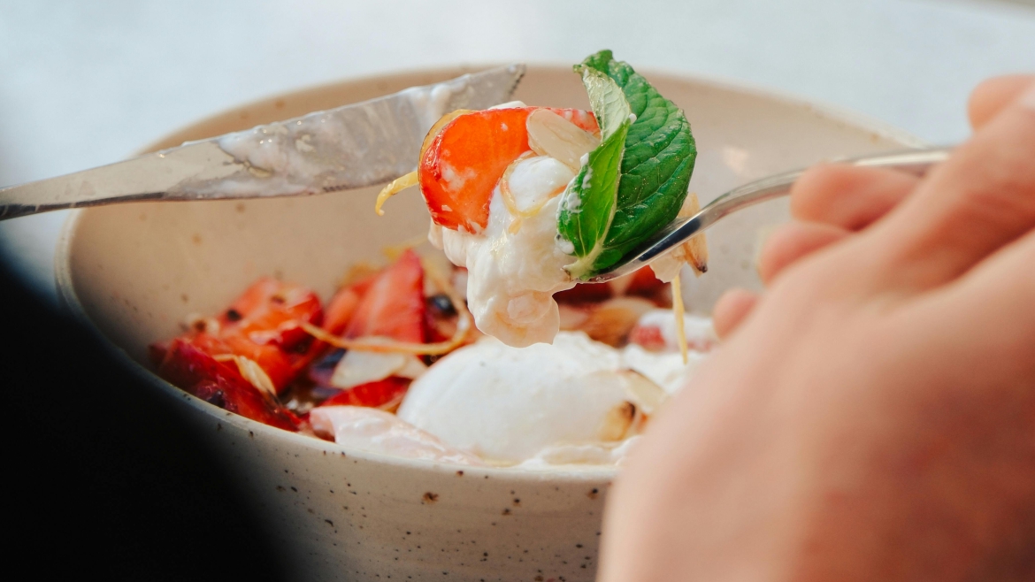 Pear-Berry Breakfast Crisp